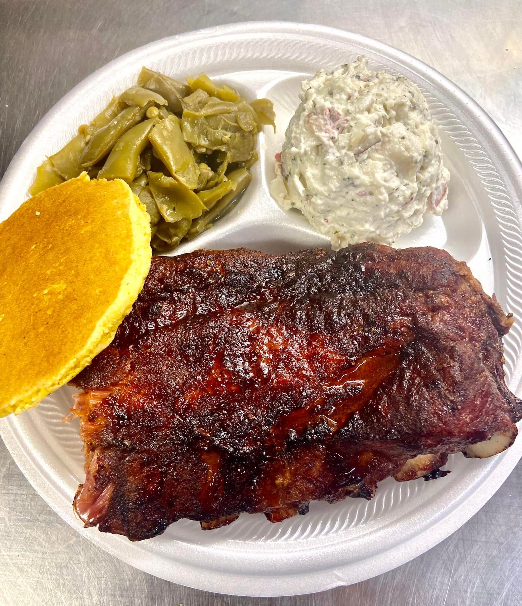 Perrys Smokin' Pig in White House, TN